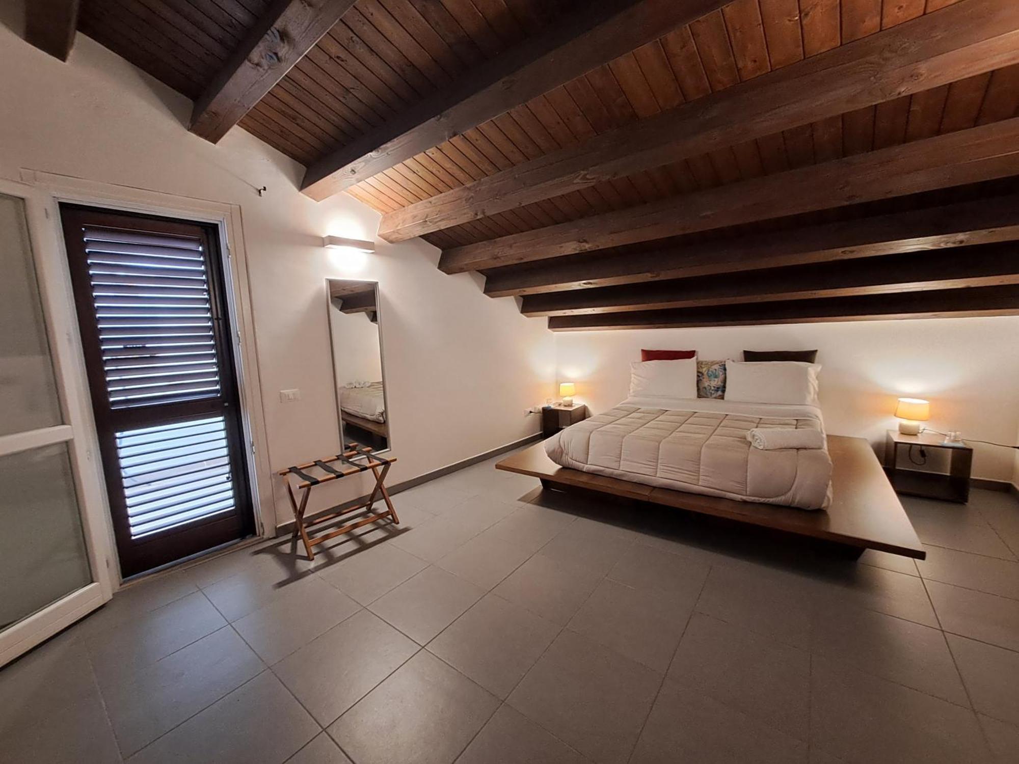 Sopra Moltivolti Guesthouse - Palermo — Photos 2